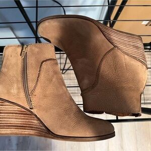 Zanta Womens Nubuck Wedge Ankle Boots